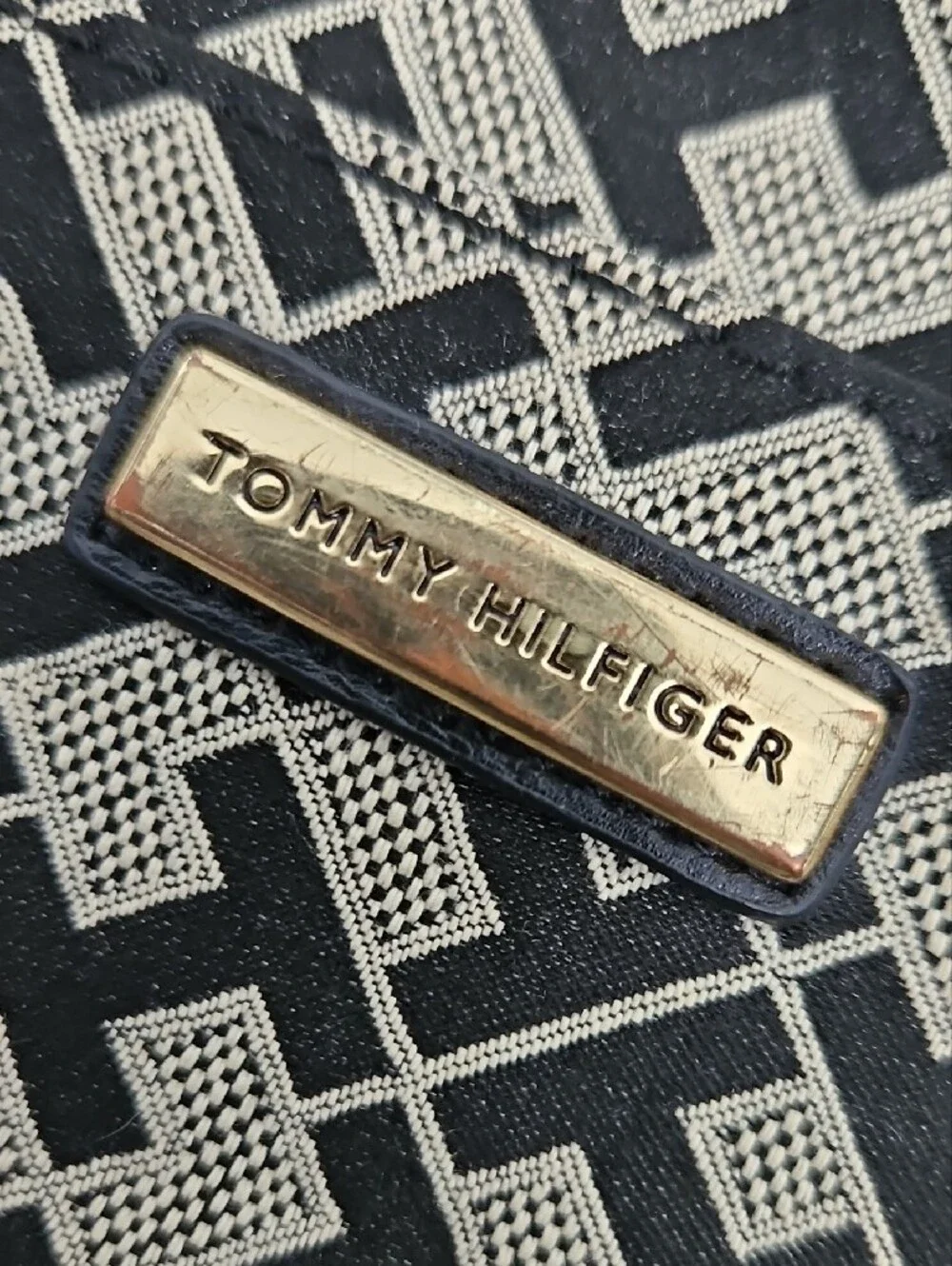 Tommy Hilfiger Monogram Crossbody Purse Black Cream Zip Top Bag